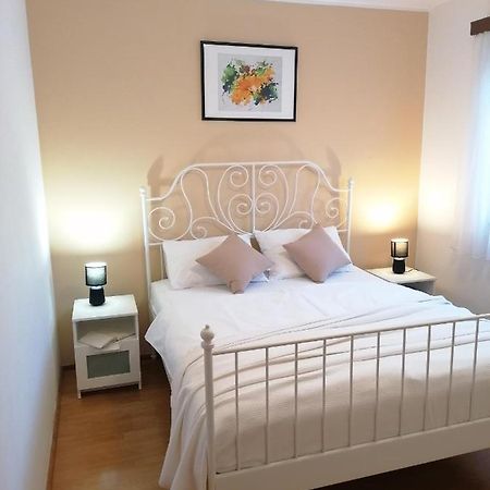 Apartment Mari Funtana Εξωτερικό φωτογραφία