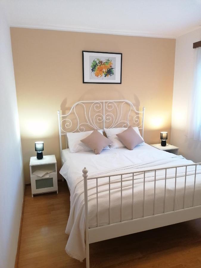 Apartment Mari Funtana Εξωτερικό φωτογραφία