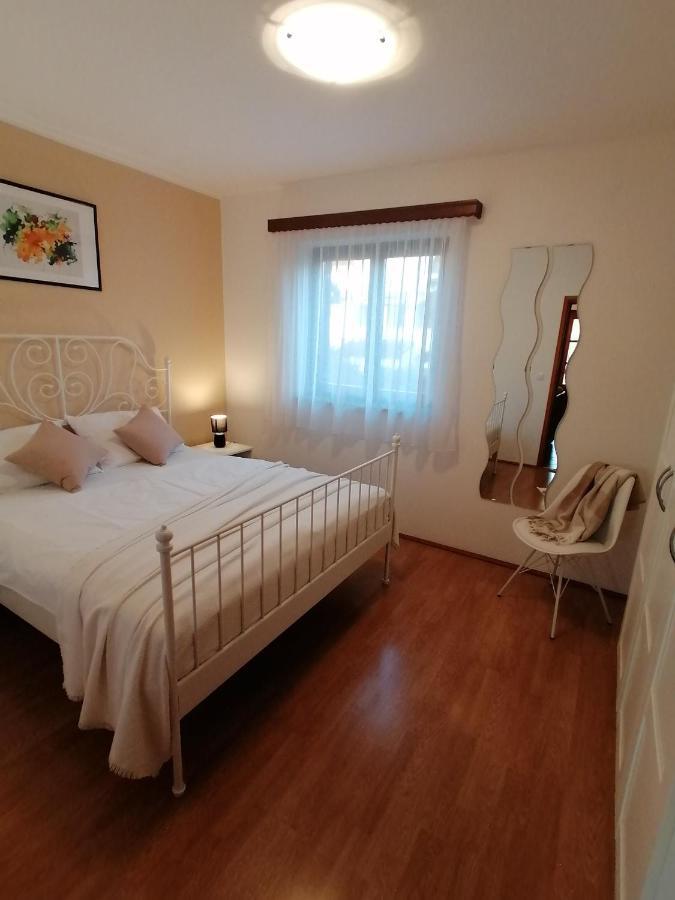 Apartment Mari Funtana Εξωτερικό φωτογραφία