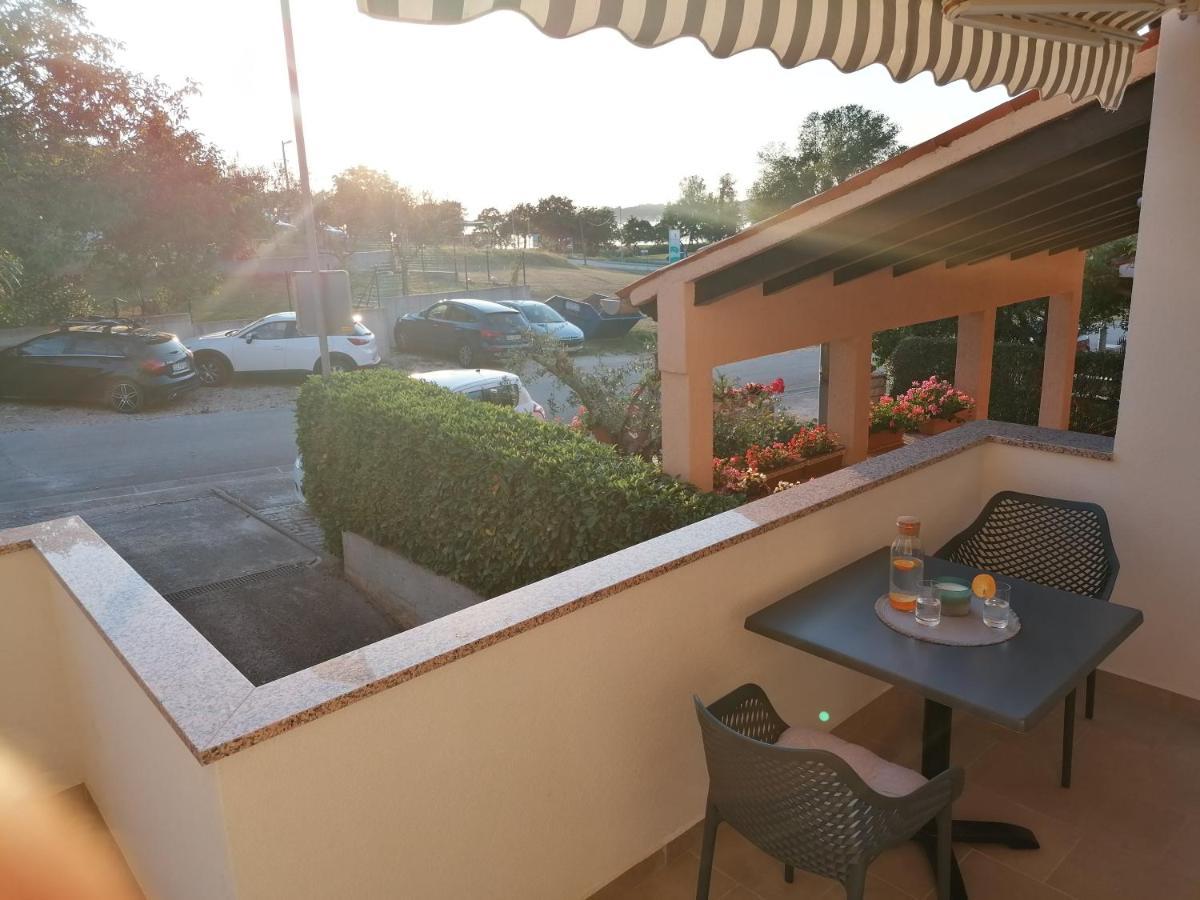 Apartment Mari Funtana Εξωτερικό φωτογραφία